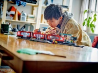 LEGO&reg; 60423 City Stra&szlig;enbahn mit Haltestelle